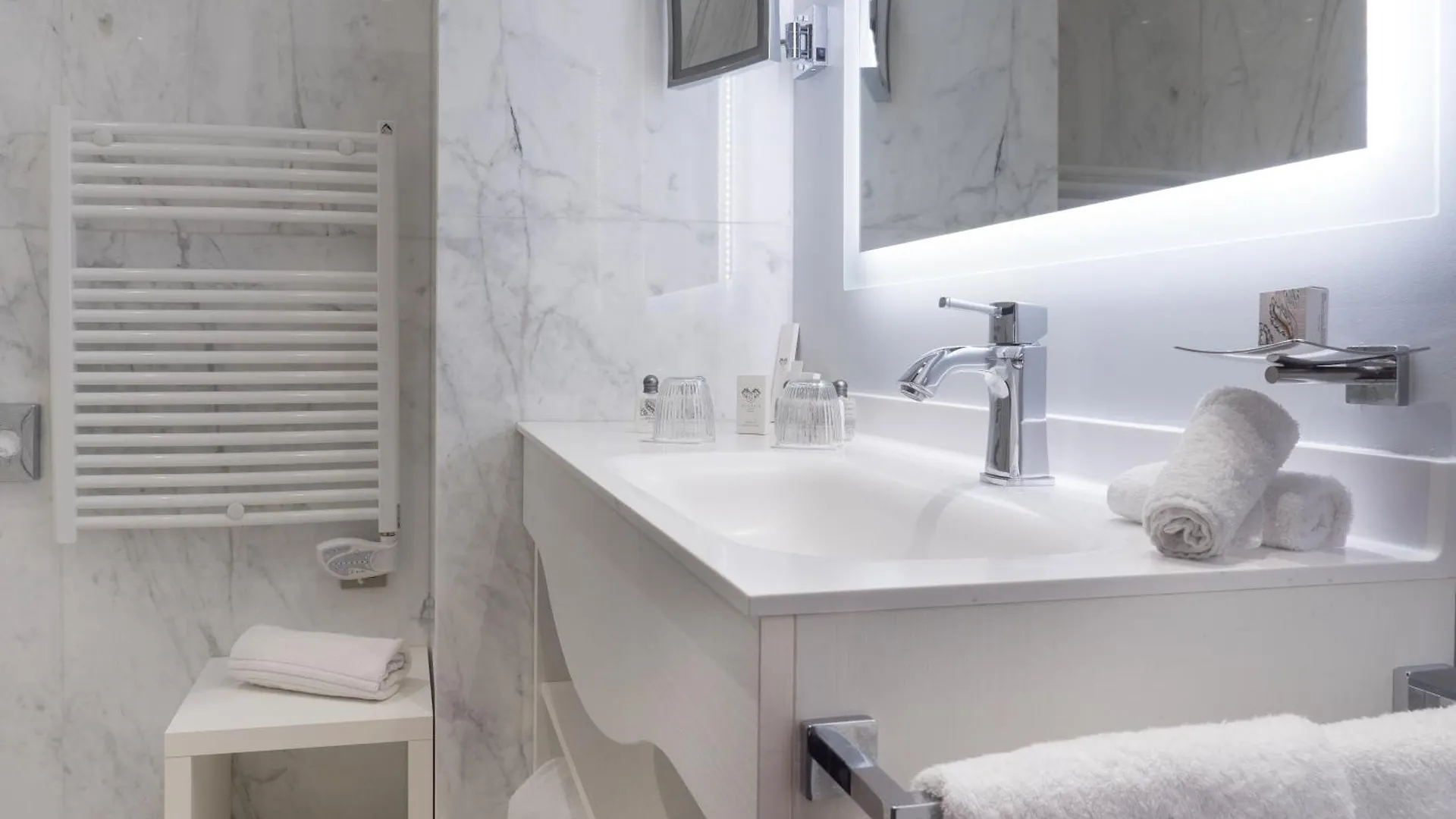 Villa Genesis Menton 5*,